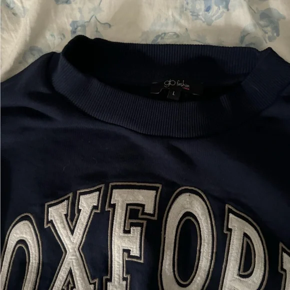 Francesca’s Oxford Hoodie - Picture 2 of 4